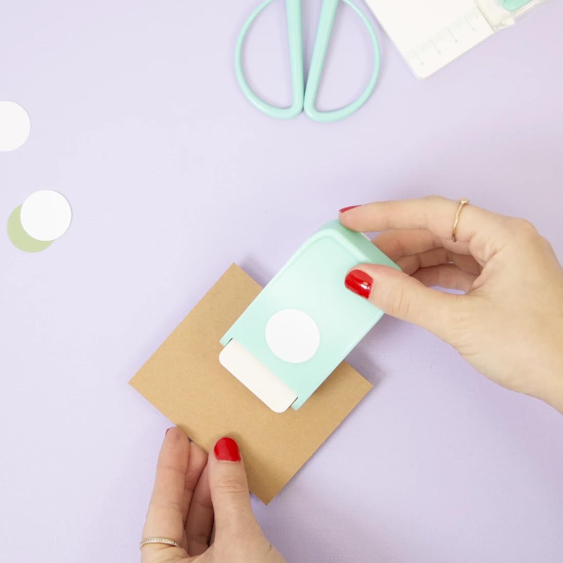 Craftelier - Multimaterial Circle Shaped Punch for Decorating Card Making, Scrapbooking and Craft Projects | Suitable for Many Materials | Circle Diameter 2.54 cm (1”) | Turquoise Color