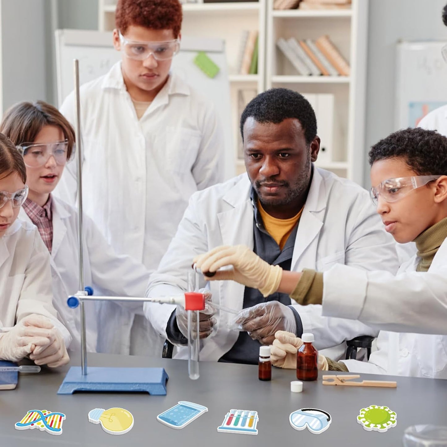 600 Pieces Science Sticky Notes, Self Stick Science Lab Notepads Funny Test Tube Light Bulb Microscopes Science Memo Pad for Teachers Students Science Week Party Favor School Supplies