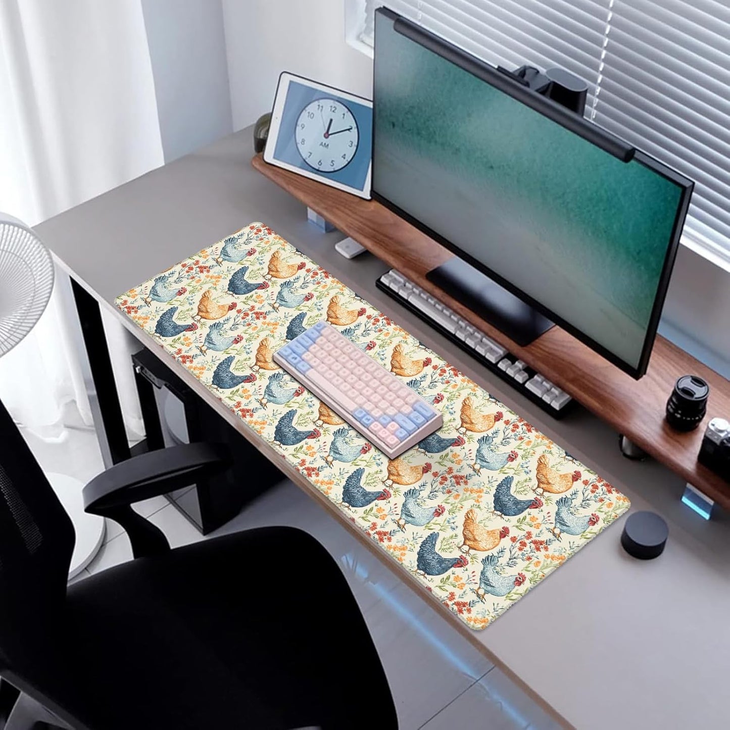 Chicken Gaming Mouse Pad, Desk Mat, Non-Slip Rubber Base Cool Aesthetic MousePads for Computer Laptop Keyboard Office School Home Desktop Decor 31.5" x 11.8"
