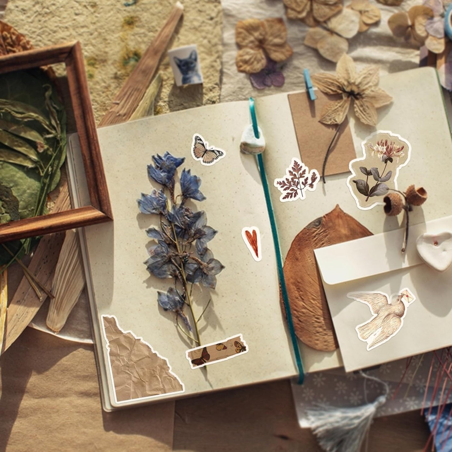 150PCS Vintage Sticker for Scrapbooking, Aesthetic Junk Journal Supplies Kit, Ephemera for Journaling, Planners, Diary, Waterproof DIY Craft Supplies