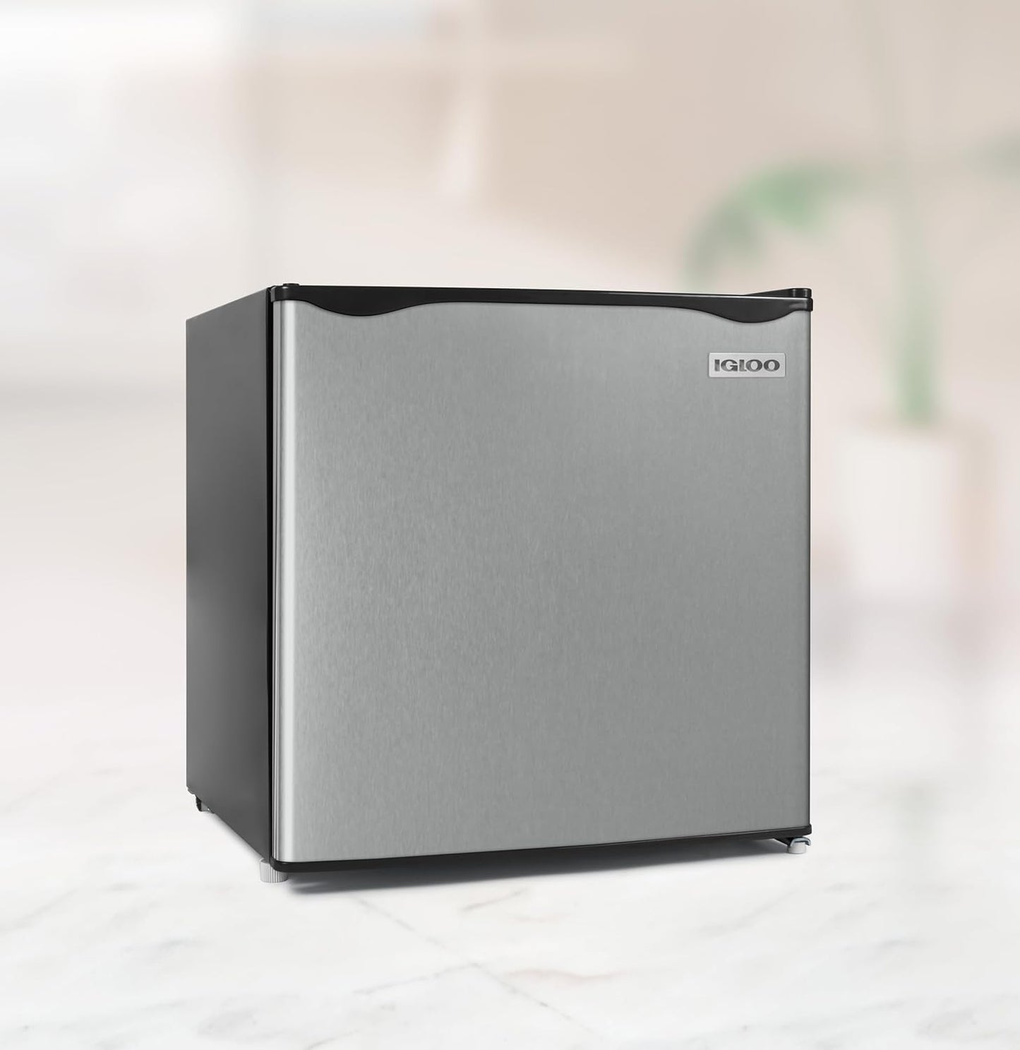 Igloo 1.6 Cu.Ft. Compact Refrigerator, Adjustable Thermostat, Glass Shelves, Includes Scraper, Ice Cube Freezer Drip Tray, Platinum