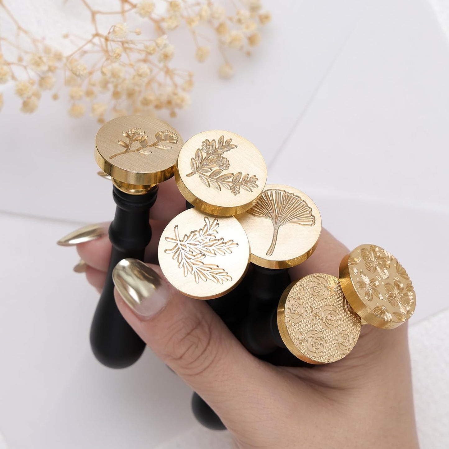 UNIQOOO 6 Pcs Wax Seal Stamp Set, Floral Stamps Botanical Sealing Stamper Kit, Wooden Handle with Brass Head for Wedding Greeting Cards Gift