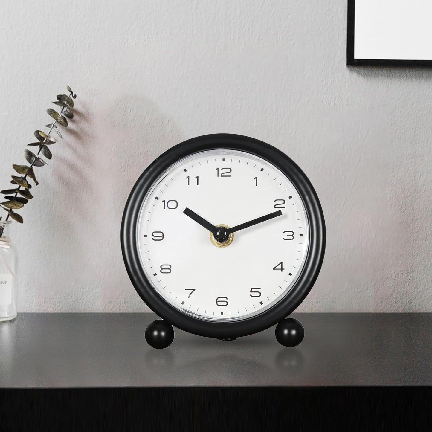 5.1" Desk Clock,Small Retro Desk Clock Battery Operated,Slient Metal Table Clock with Classical for Living Room Decor,Bedroom,Bedside (Black)