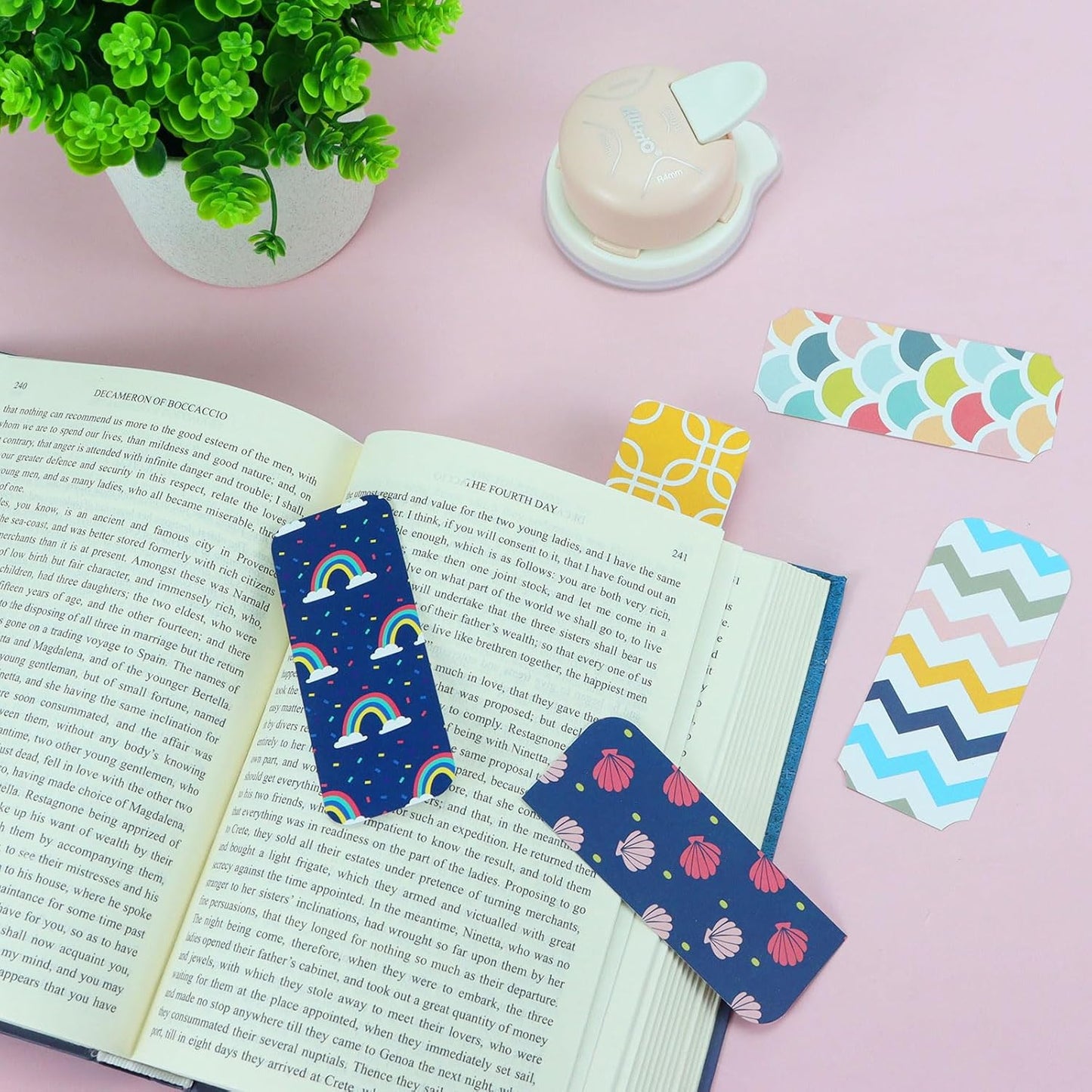 4 in 1 Corner Rounder Punch, Rounded Corner Hole Punch 4mm 7mm 10mm Corner Cutter for Crafts, DIY Projects, Photo, Card, Scrapbooking Making