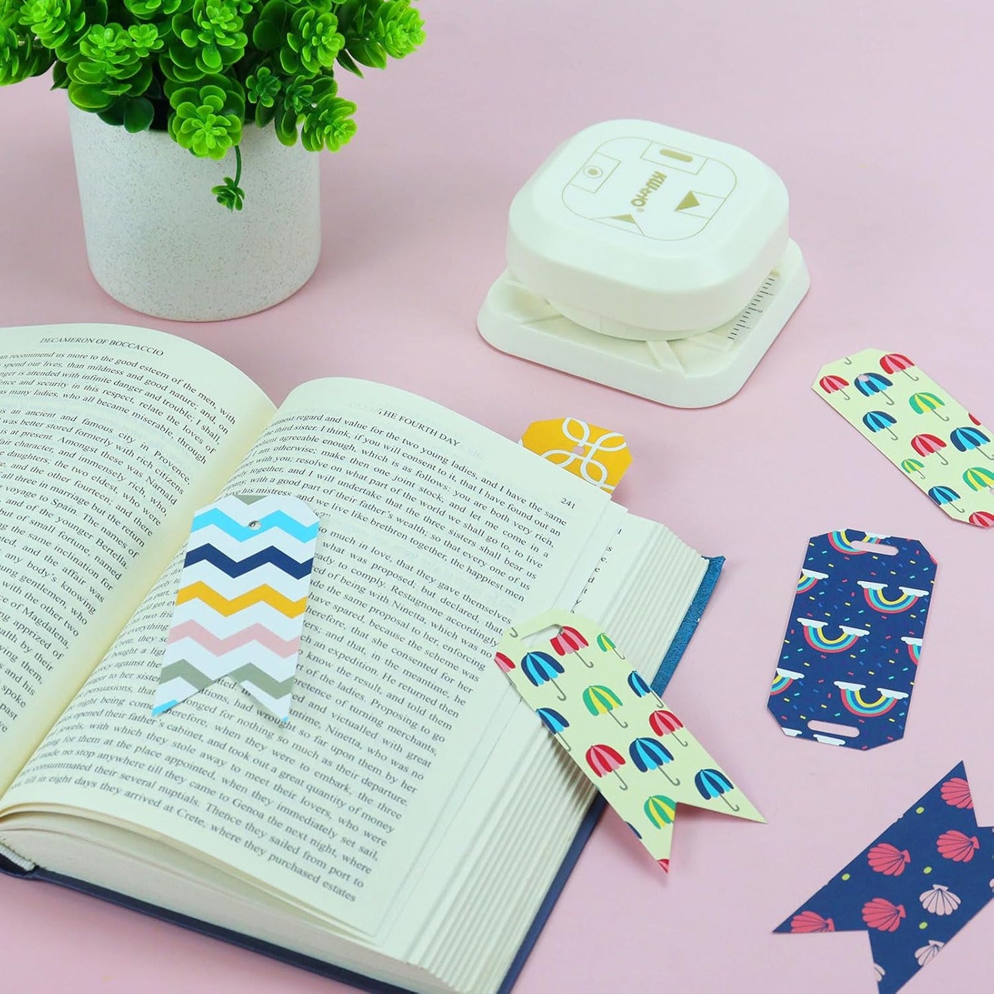 4 in 1 Hole Puncher and Corner Cutter, Bottom Confetti Storage, with One Oval Fish Eye Hole, Dovetail Bevelled Angle Making Scrapbooking Arts Corner Cutter DIY Projects