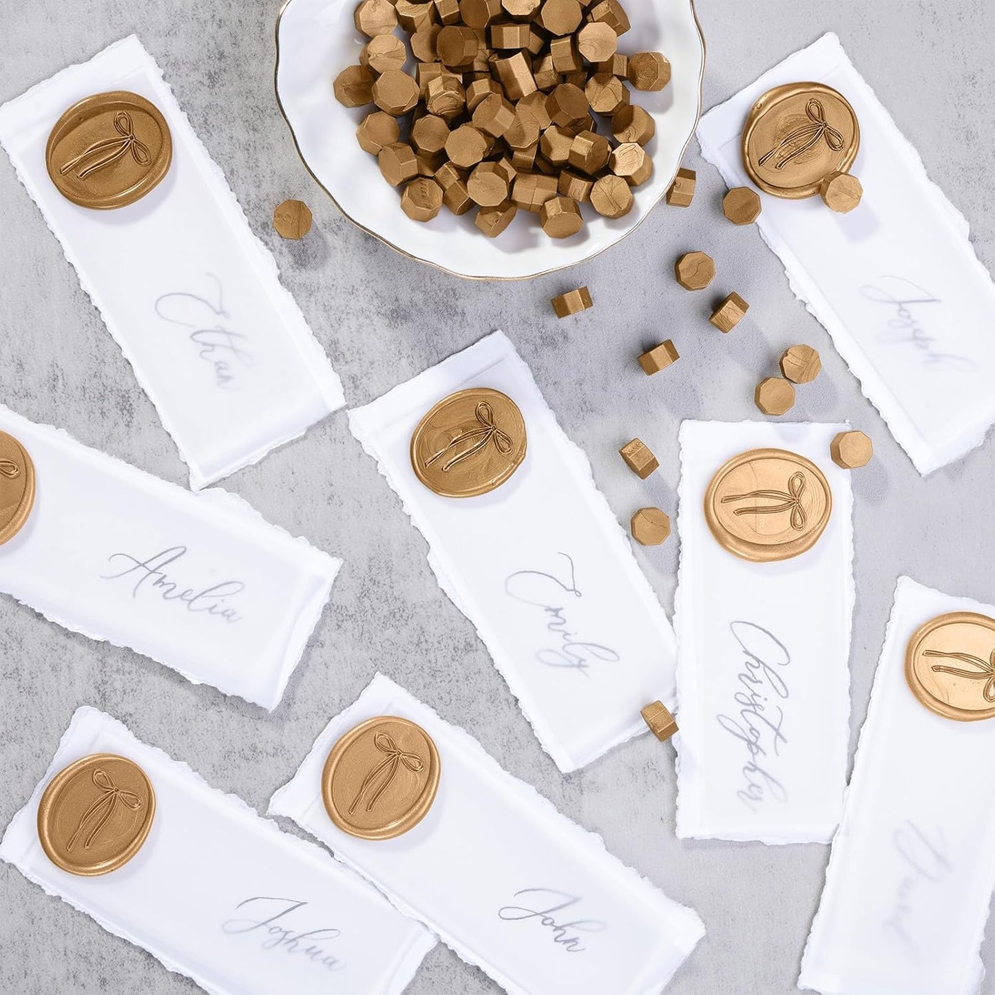 UNIQOOO Vintage Bow Wax Seal Stamp - Flowing Ribbon Bow Design Brass with Wood Handle, Antique Wedding Seal Kit for Invitations, Gift Wrapping, Envelopes, Christmas Cards & Romantic Decor